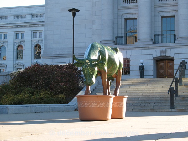 Wisconsin Capitol Cow Sculpture Wisconsin Capitol Cow Sculpture