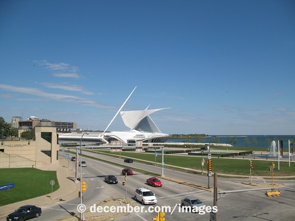 Milwaukee Art Museum From Lincoln Memorial Drive