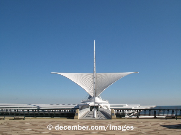 Milwaukee Art Museum Brise Soleil and Bridge Milwaukee Art Museum Brise Soleil and Bridge