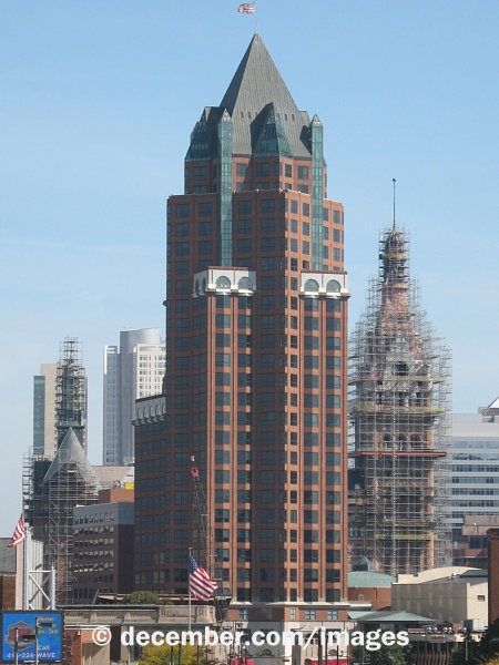 Milwaukee Center Tower